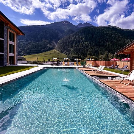 Hotel Traube เพทท์นอย อัม อาร์ลแบร์ก ภายนอก รูปภาพ