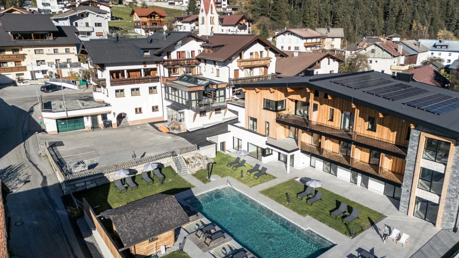 Hotel Traube เพทท์นอย อัม อาร์ลแบร์ก ภายนอก รูปภาพ