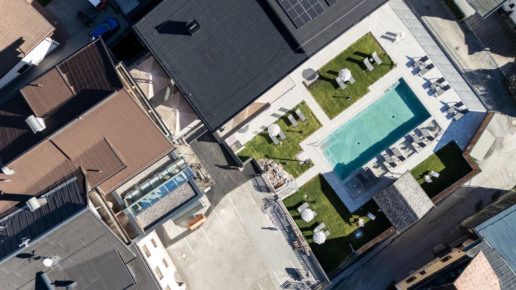 Hotel Traube เพทท์นอย อัม อาร์ลแบร์ก ภายนอก รูปภาพ