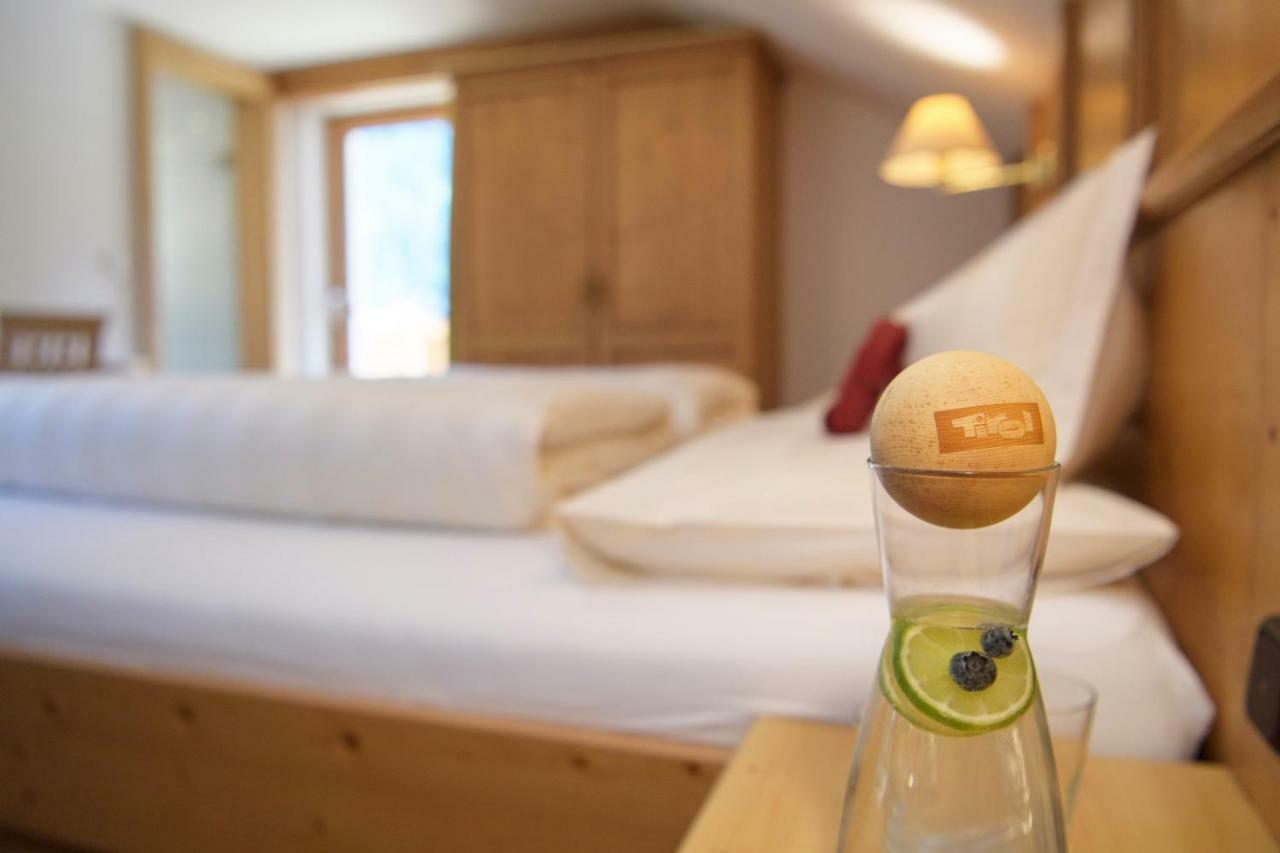 Hotel Traube เพทท์นอย อัม อาร์ลแบร์ก ภายนอก รูปภาพ